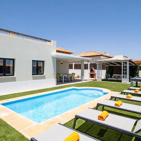 Вилла Caleta Heights By Plus